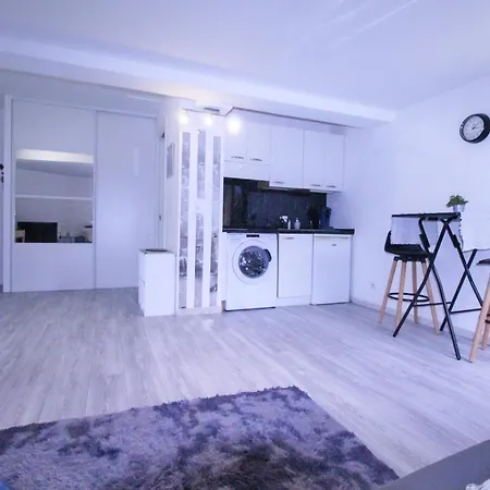 Large Studio Close To Monaco, Ric' Keys * Beausoleil